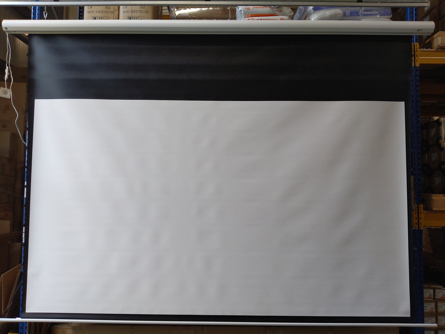 Used - Very Good// SAKER PREMIUM - MaxWhite FG / 16:9 / 120" (266x149 - Top-Drop 50cm) // B-SK120XHW-E20 - 245H01259