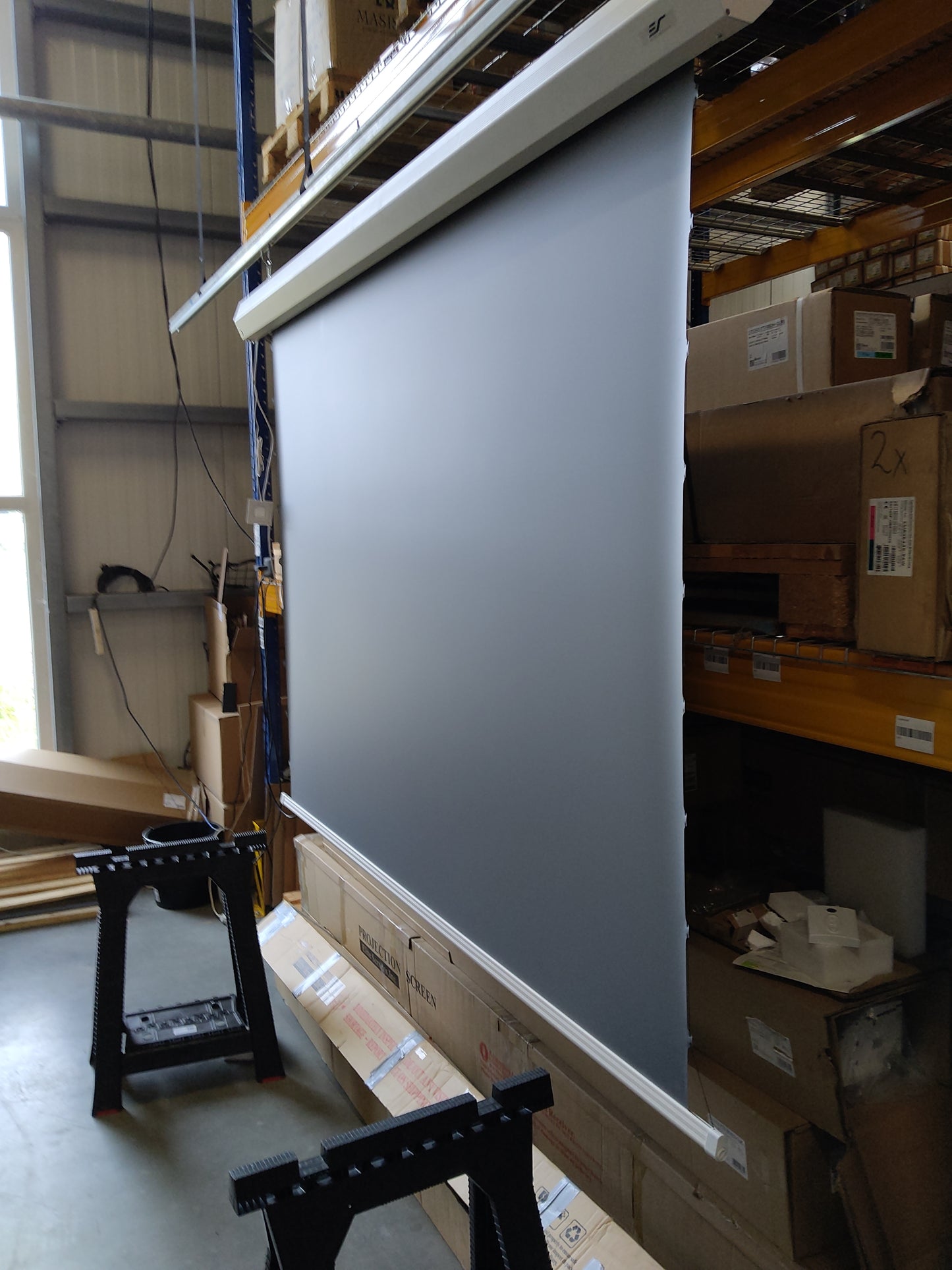 Used -  Like New // DAYWALKER DW3 TAB TENSION - CineGrey 4D (ALR) / 16:9 / 92" (203x115 / Top-Drop 30cm)// B-DWN92XHTD3-E12-24CH00656