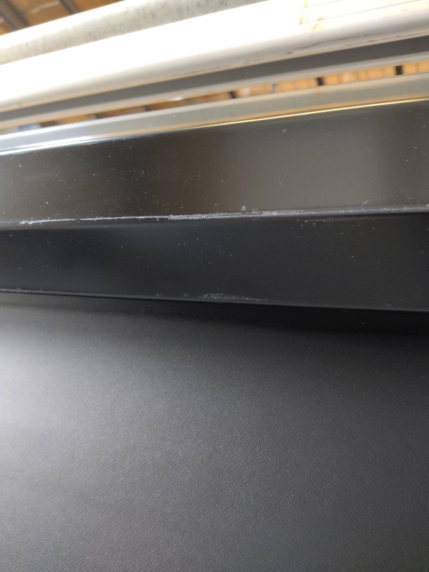 Tweedehands - Goede staat // SPECTRUM Wit / MaxWhite/Classic (4:3)/84" (170x128 / Top-Drop 20 cm) - Elektrisch 110H    251H01299