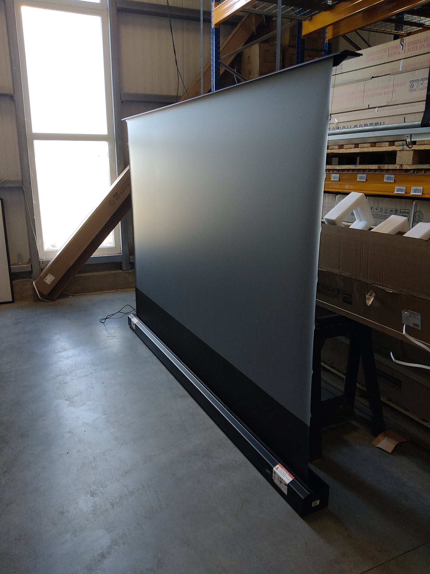 Tweedehands - Zo goed als nieuw / KESTREL  FLOOR-UP Cinegrey 4D-schermen (ALR) / B-FTE122UH2-C4D-25AH00373