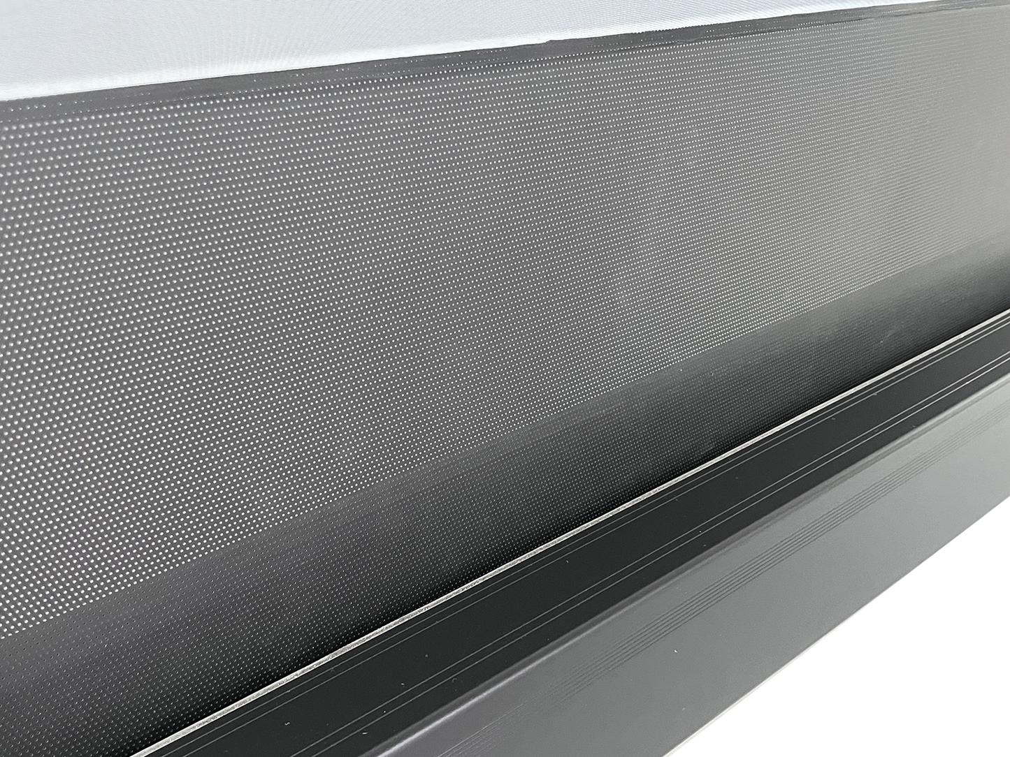 Kestrel – CLR®5 con Quadrato – Schermo di proiezione elettrico a sollevamento dal pavimento