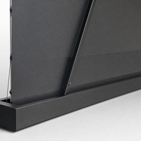Kestrel – CLR®5 avec Carré – Écran de projection électrique à levage par le sol