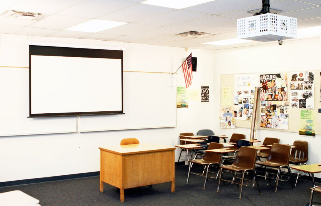 MANUAL PROJECTION SCREENS - SRM PRO - PREMIUM